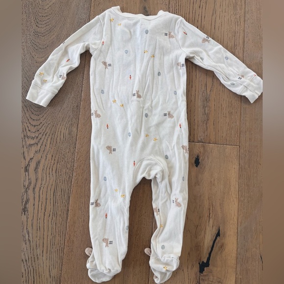 Carters 9 month Bunny Pajamas Footie Easter Carrot Chick Hop Hop Cream Cute Feet - Picture 6 of 7